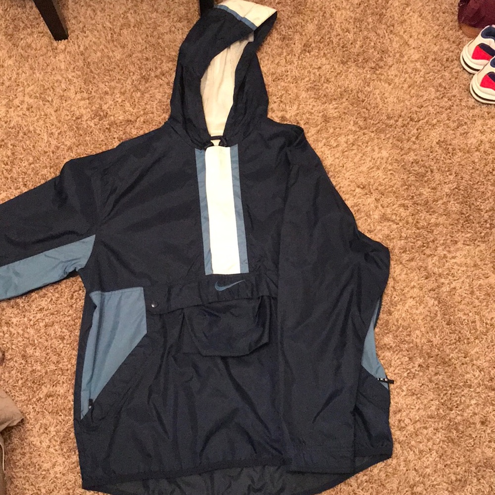authentic nike windbreaker/rain coat